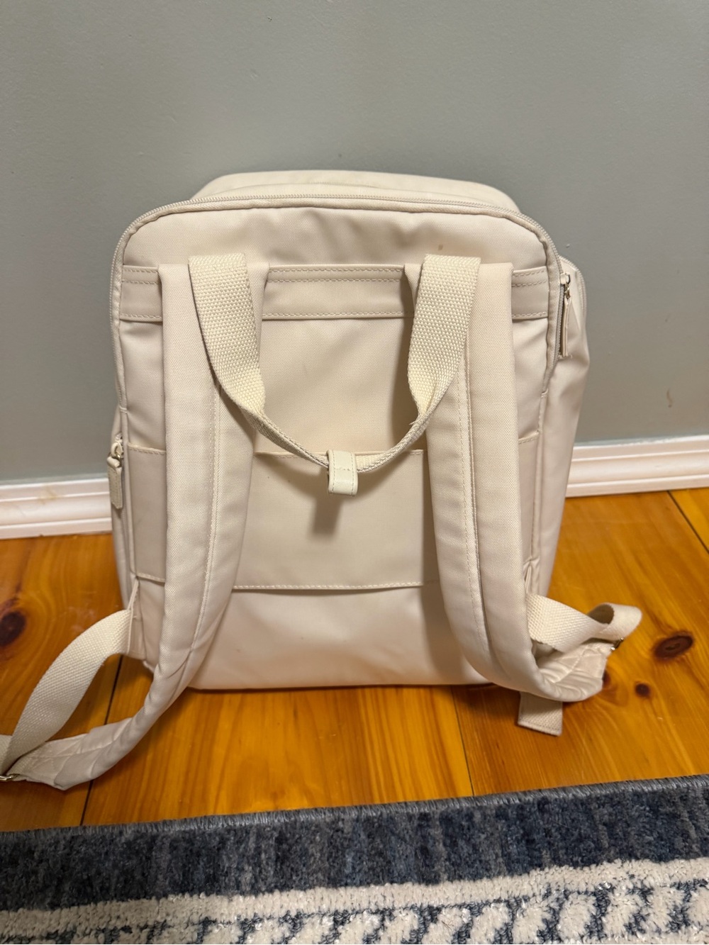 Beis Backpack - Picture 2 of 3